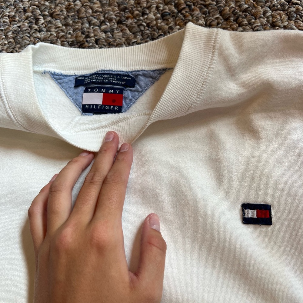 White vintage Tommy Hilfiger crewneck sweatshirt